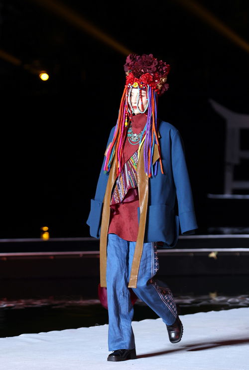 中國民族服飾設(shè)計(jì)展演在浙江桐廬舉行